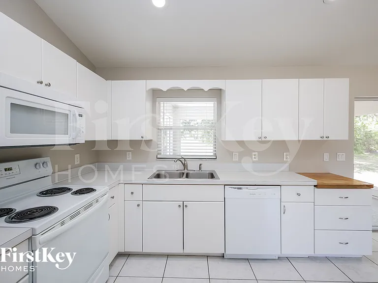 3945 N Cranberry Blvd — Photo 7