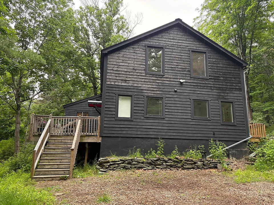 203 Stone Jug Rd