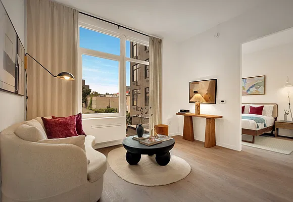 Living room, photo 2