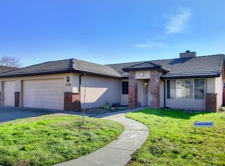 238 Lapwing Ln, Galt, CA 95632