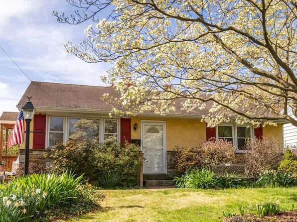 516 4th Ave, Warminster, PA 18974