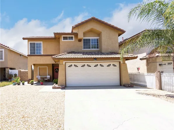 725 Spinnaker Dr, Perris, CA 92571