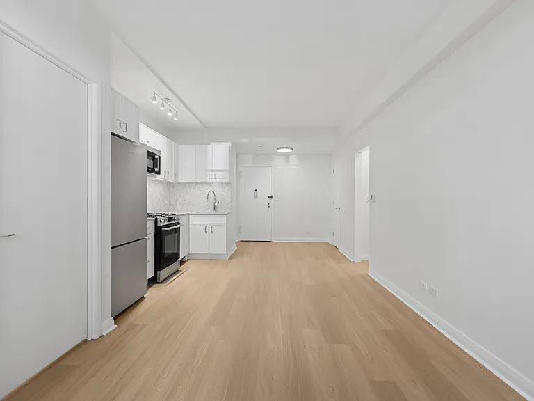 85 E End Ave #1C — Photo 6