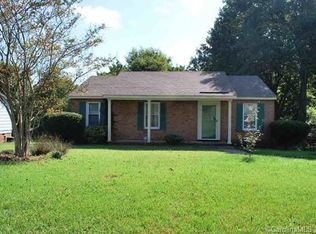 8825 Windsong Dr, Charlotte, NC 28273