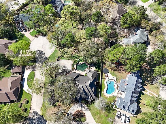 3rd image of 22 Royal Dalton Cir