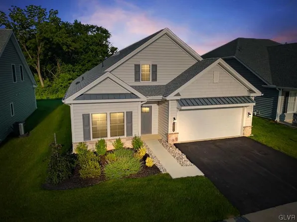 3884 Independence Dr, Easton, PA 18045