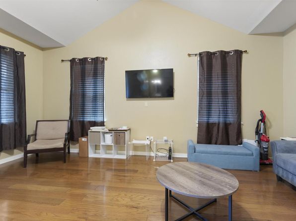 231 Village Park Dr