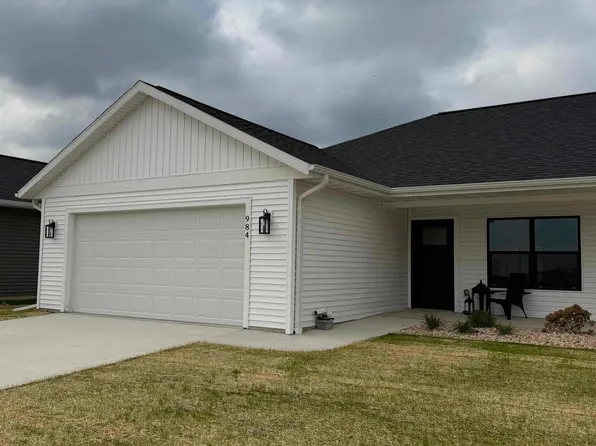 966 Bell Cir, Arlington, WI 53911