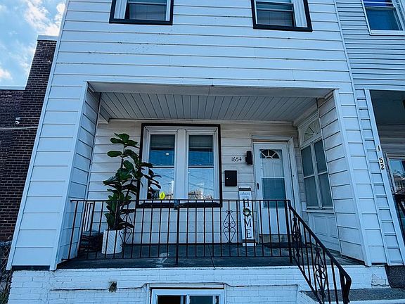 3rd image of 1654 E Lycoming St