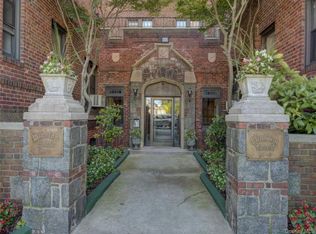 16710 Crocheron Ave APT 3E, Flushing, NY 11358