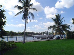 1044 N Northlake Dr, Hollywood, FL 33019