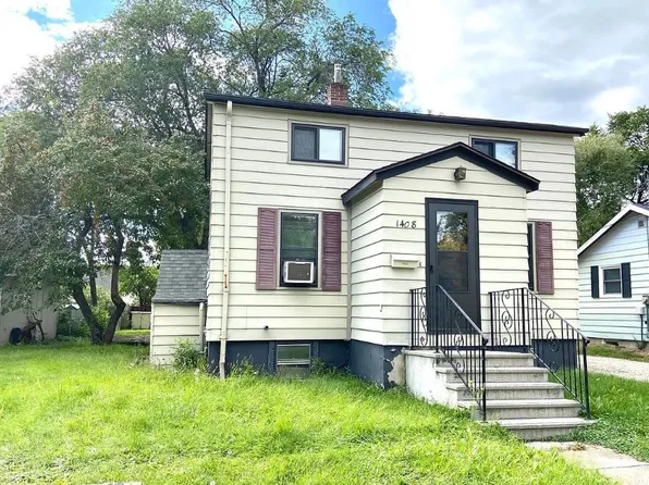 1408 10th St N, Fargo, ND 58102