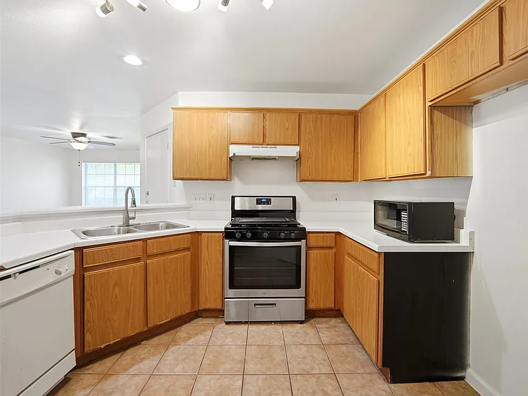 2304 Smith Branch Blvd #B — Photo 8
