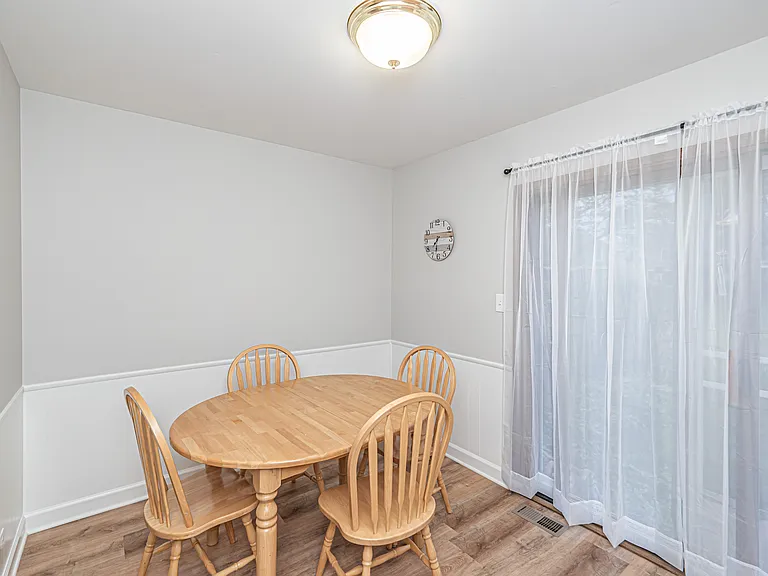1851 Wellington Pl — Photo 12