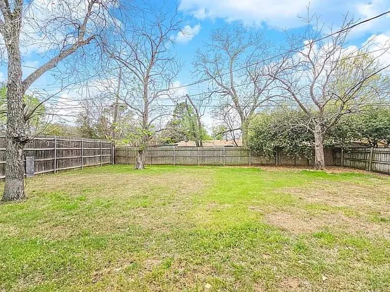 1607 Sagebrush Trl — Photo 25