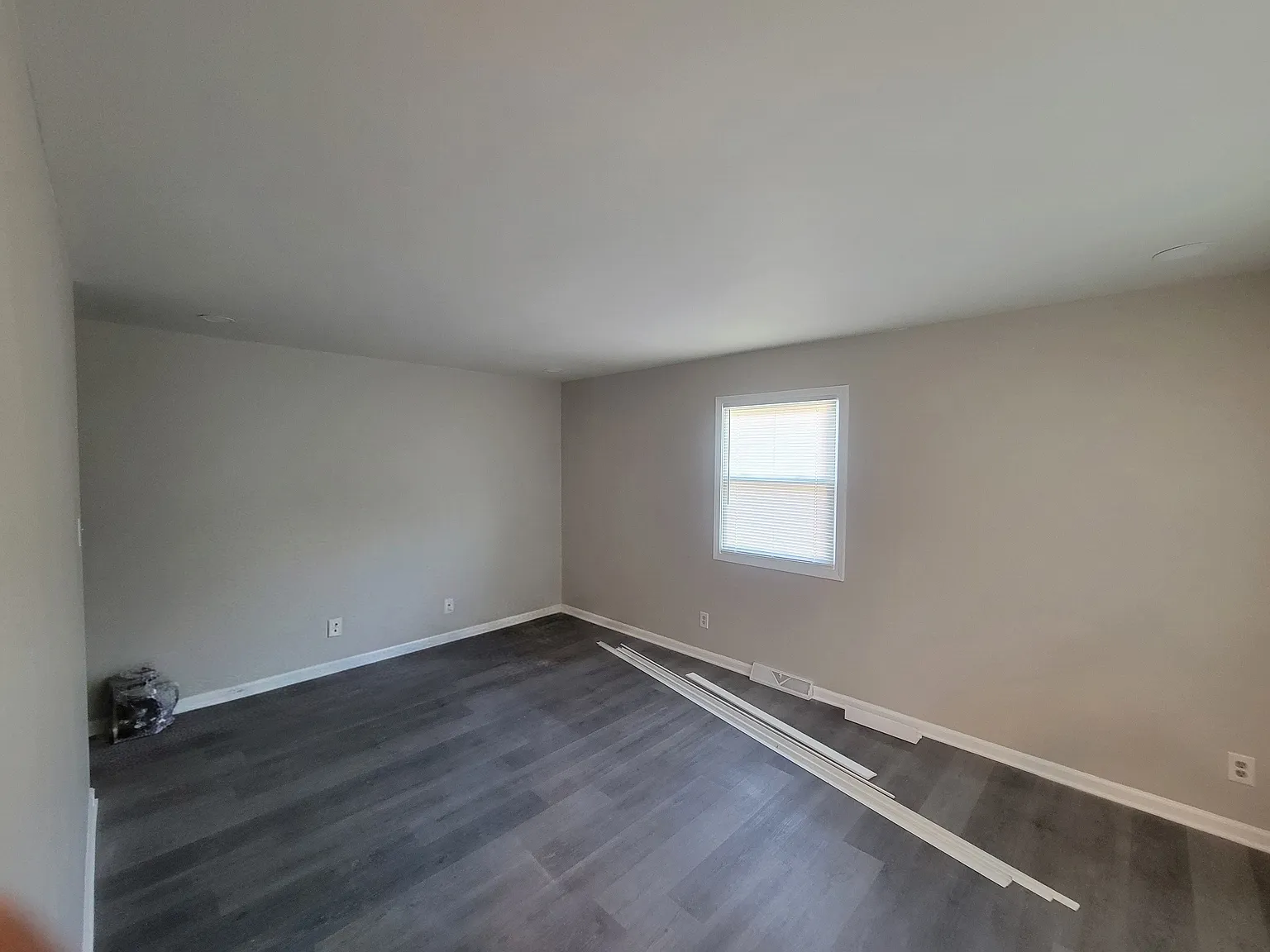 3 bed, 1329 sqft, $1,850 — Photo 2