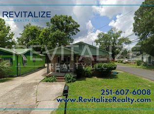 1717 Lyric St, Mobile, AL 36610