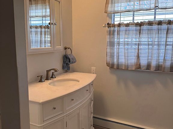 5th image of 49C Cambridge Court #100c