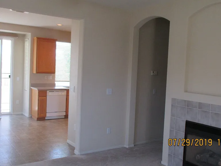 451 Edgewood Dr — Photo 12