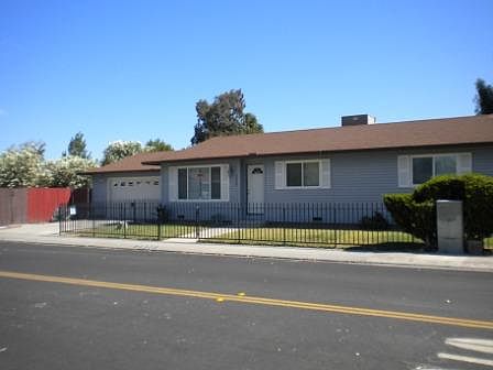 4th image of 2920 Fairfield Dr