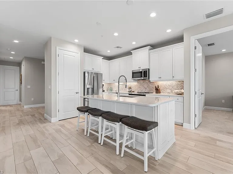 2609 Seychelles Cir #1608 — Photo 16