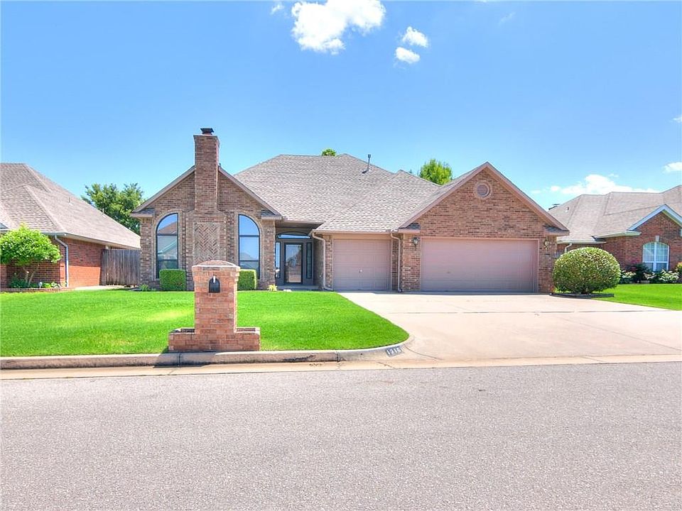 1st image of 1316 SW 116th Pl