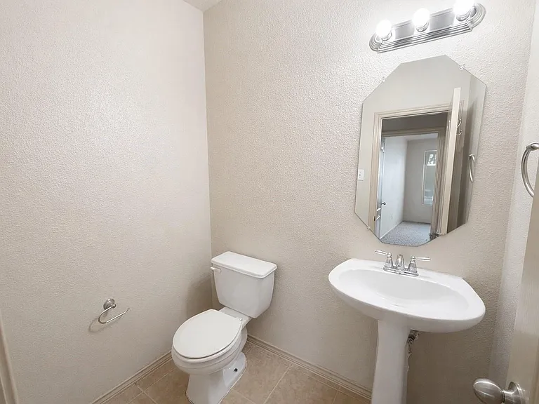 11922 Harristown Dr — Photo 18