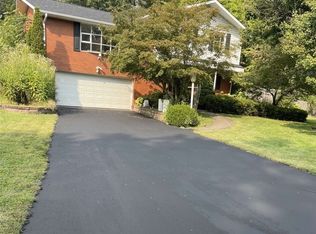 14 Redgrave Dr, Greensburg, PA 15601