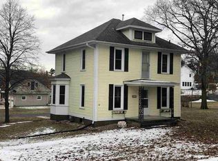 401 Leif Erikson Dr, Decorah, IA 52101
