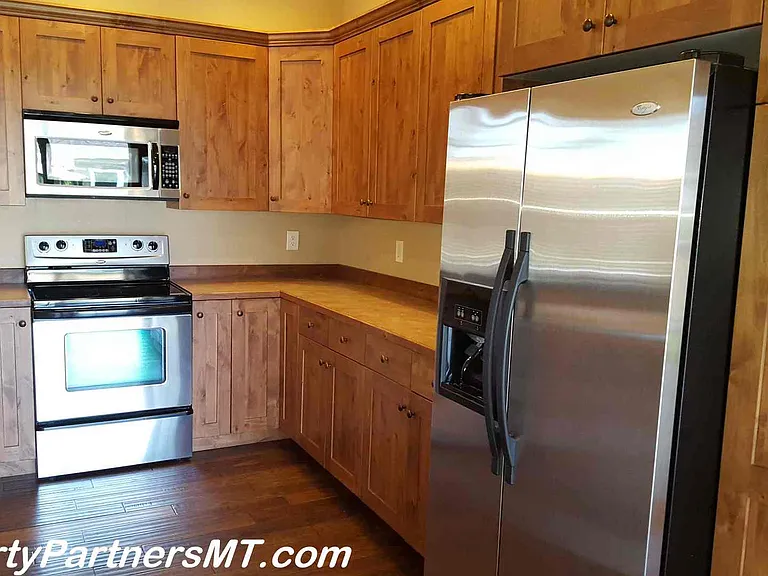 3157 Spring Ridge Dr — Photo 3