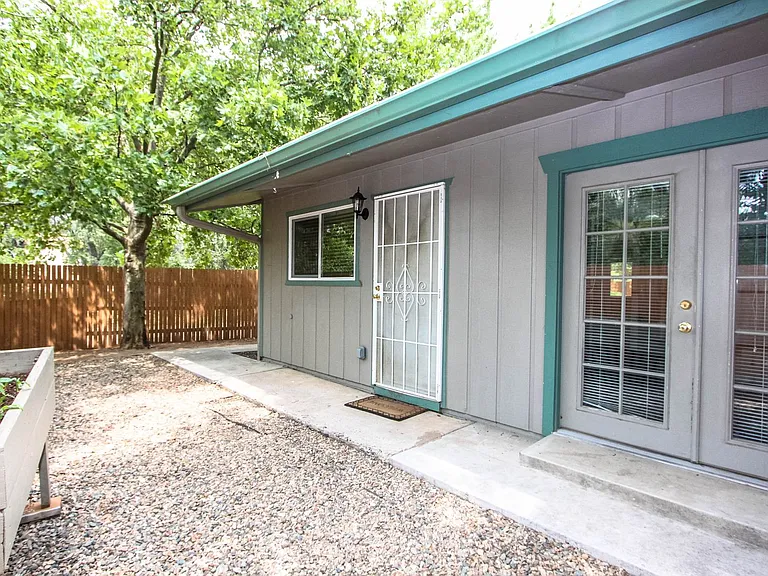 1026 Fair St — Photo 11