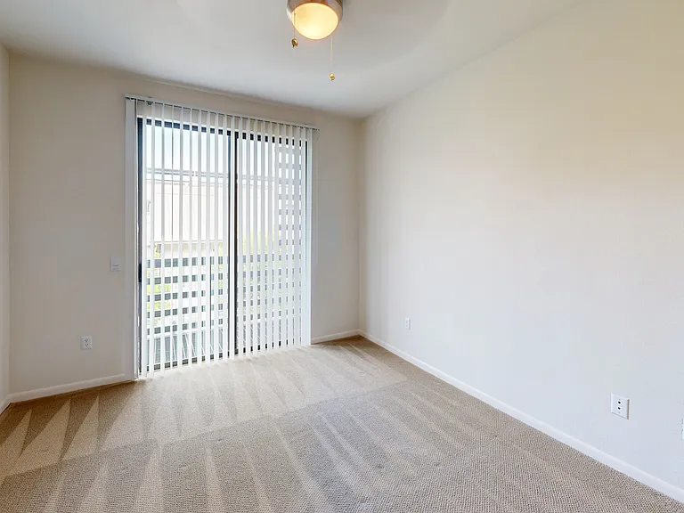 Residences at the Domain — Photo 103