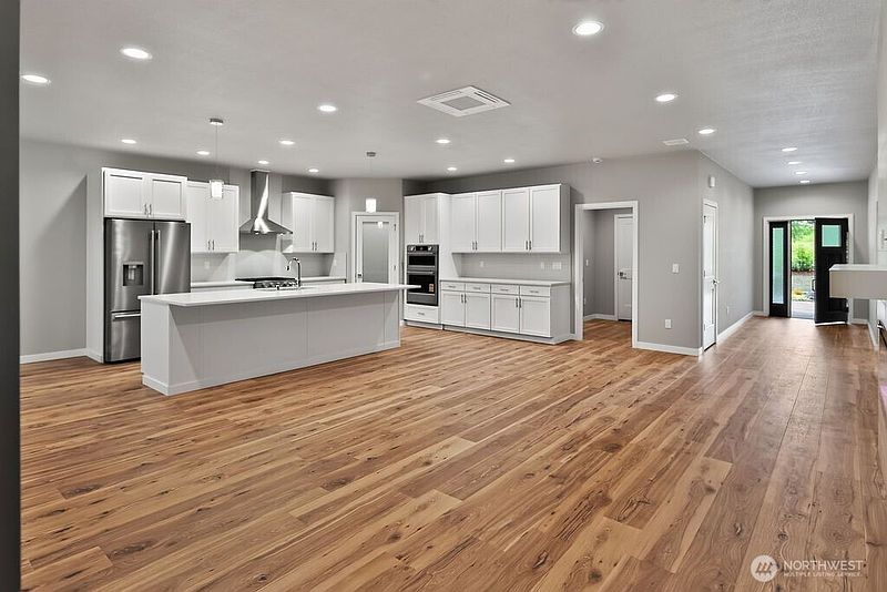 5th image of 154 Shauna Place