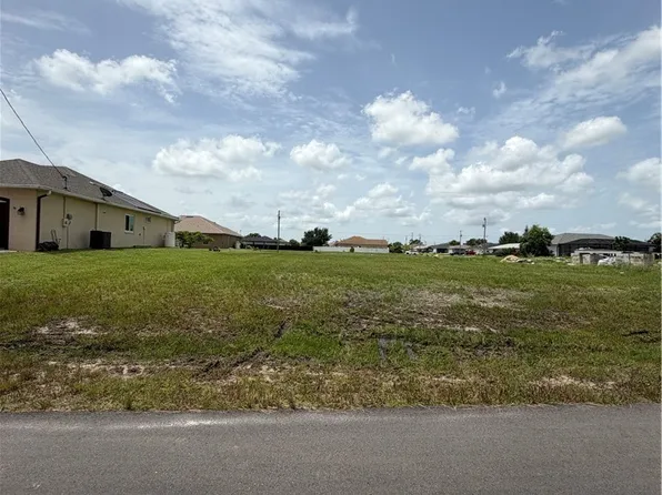 1616 NW 5th St, Cape Coral, FL 33993
