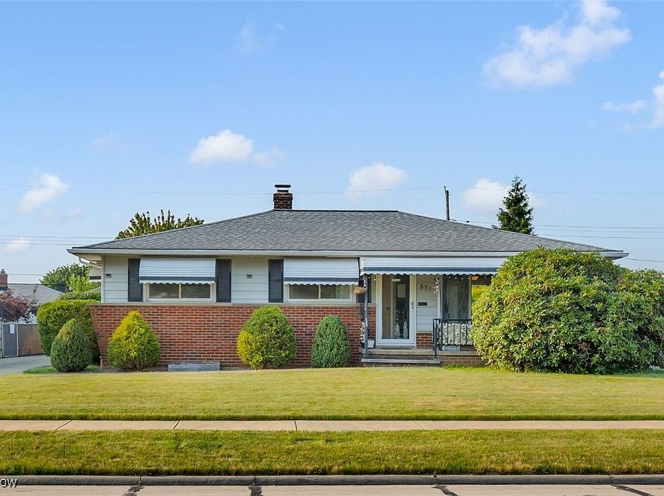 1st image of 651 E Meadowlawn Blvd