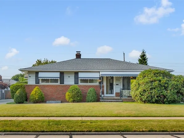 651 E Meadowlawn Blvd, Seven Hills, OH 44131
