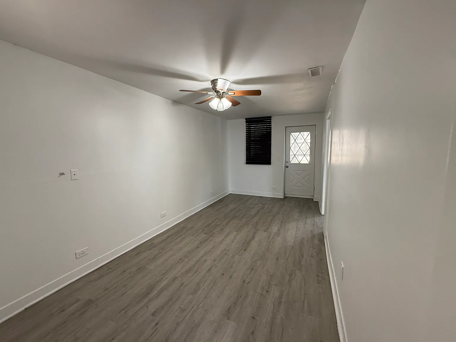 2 bed, 900 sqft, $1,550 — Photo 2