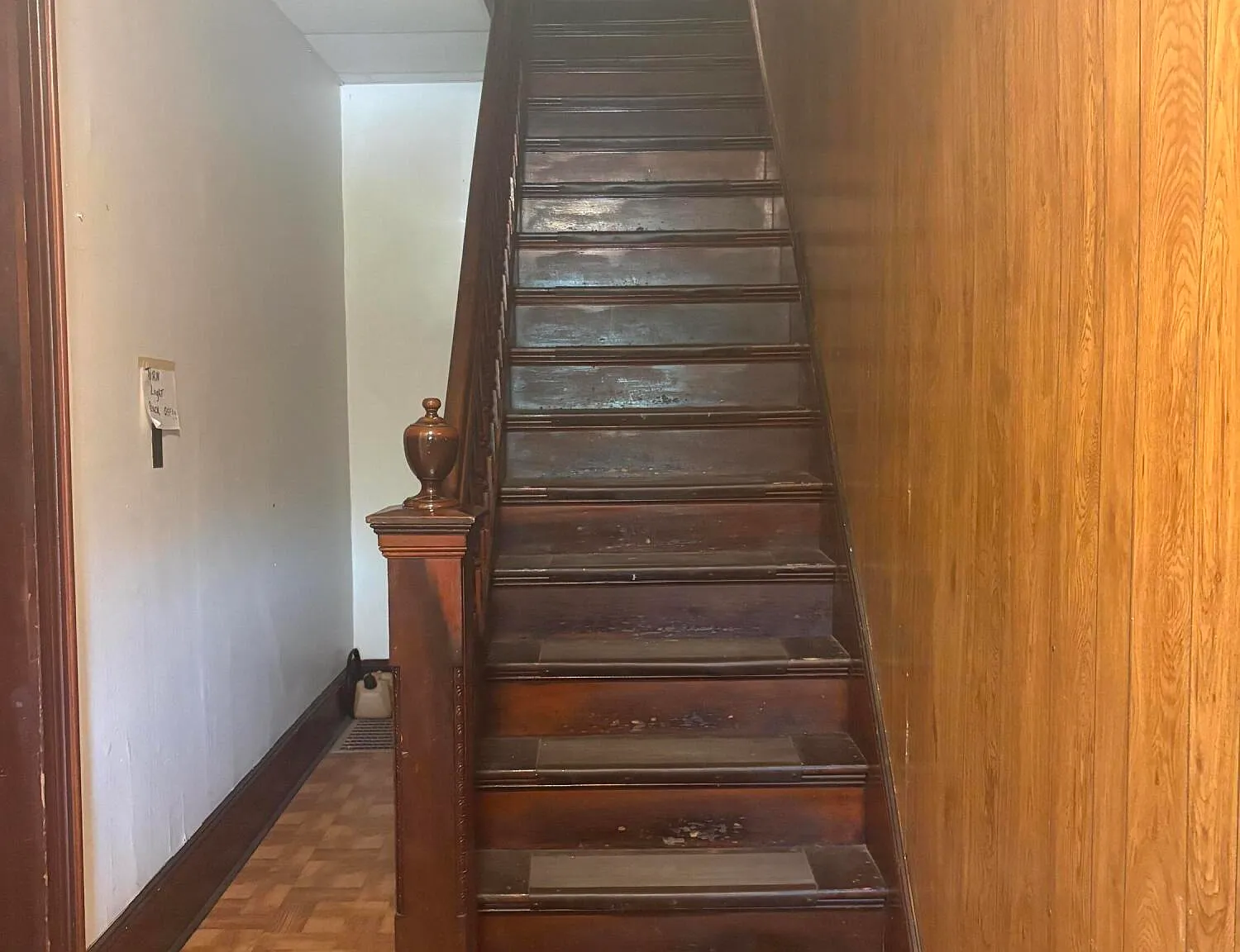 3 bed, 1.0 bath, 950 sqft, $1,375 — Photo 2