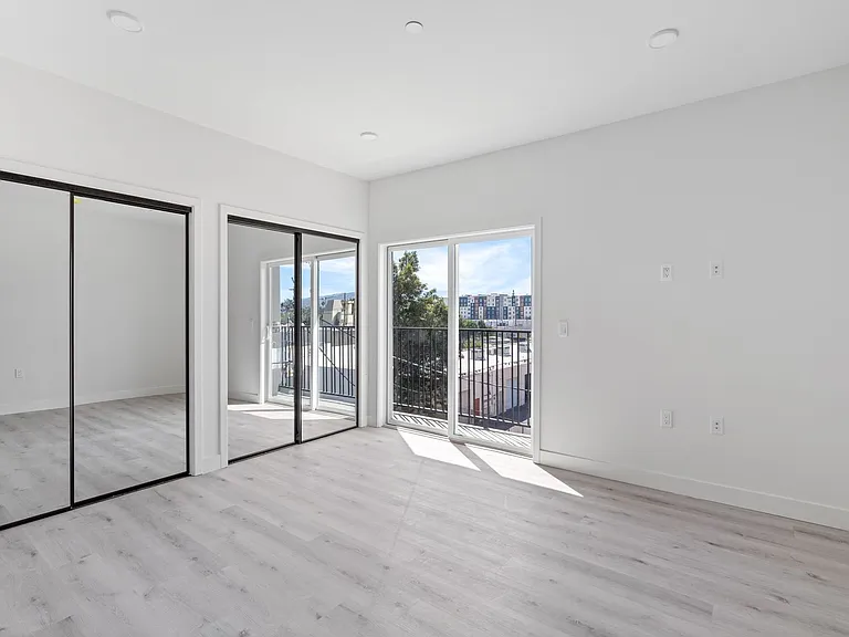 6904 Eton Ave — Photo 17