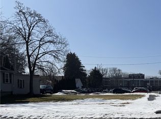 425 Beach Ave #24, Rochester, NY 14612