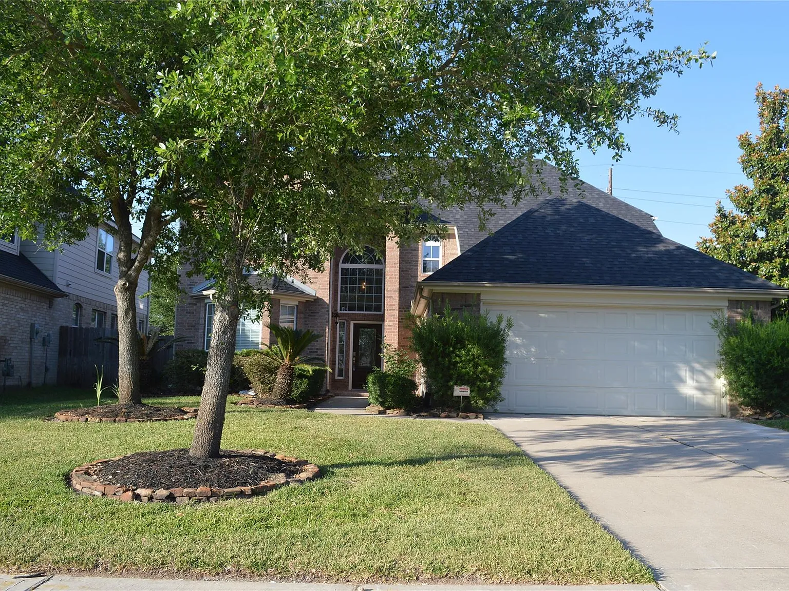 4 bed, 3.5 bath, 2625 sqft, $2,700 — Photo 1