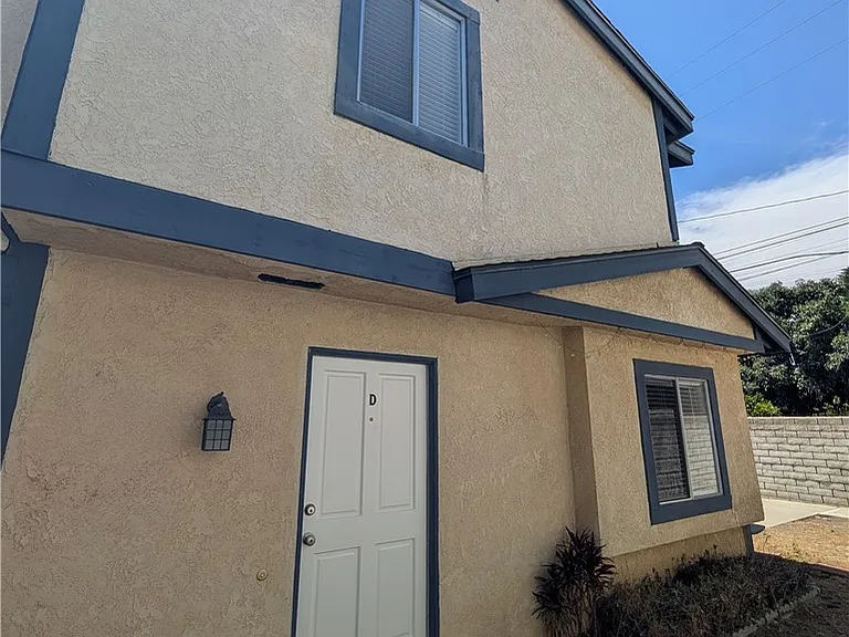 529 E Colorado Blvd #D — Photo 3