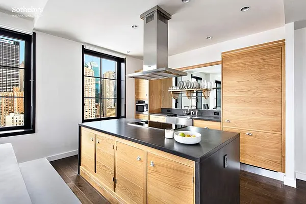 Sold by Sotheby's International Realty | media 5