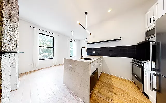 Rented by 346 Realty Group LLC | media 11