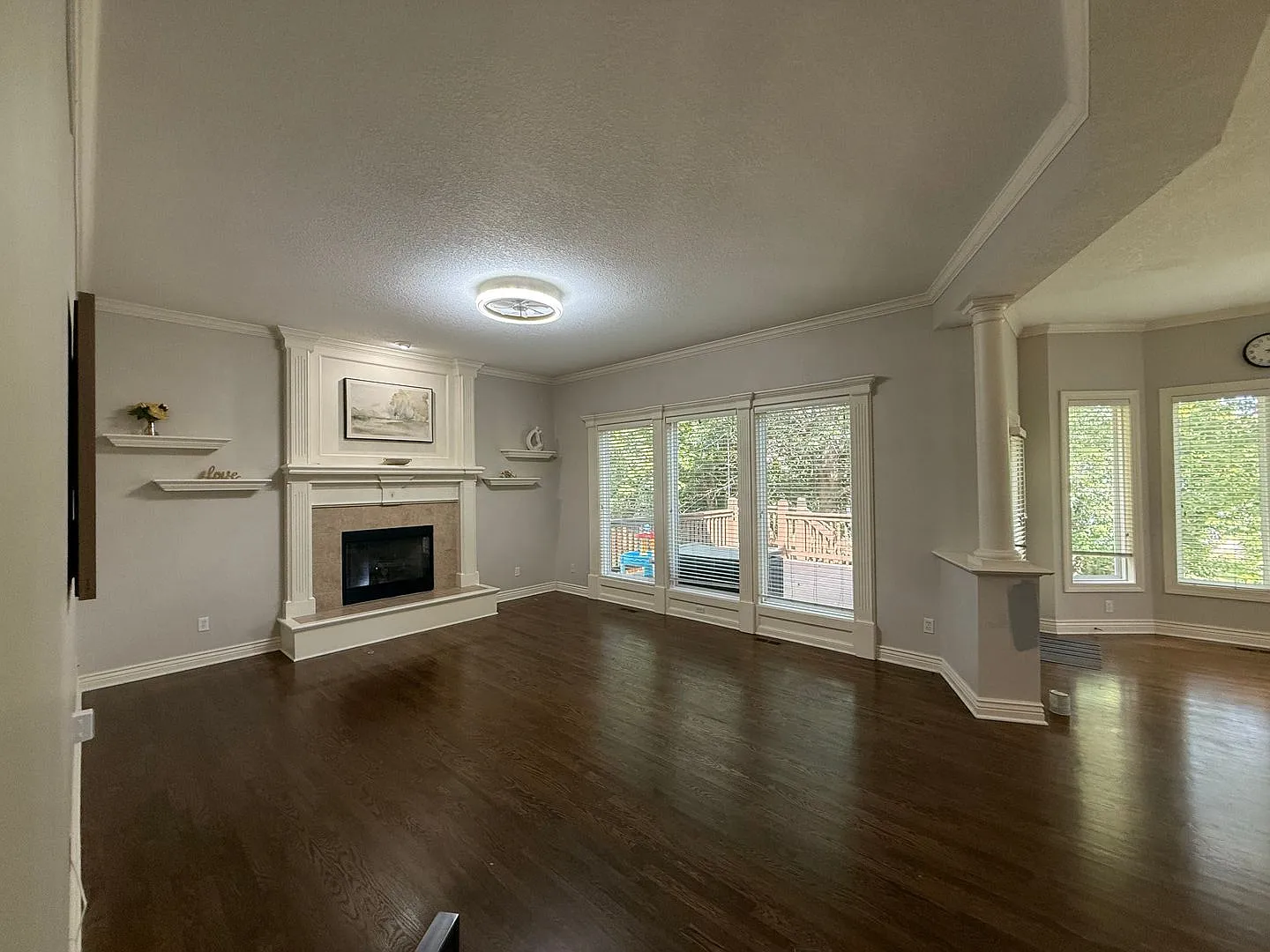 Beautiful and Spacious 4 Bed/4.5 Bath Overland Park Home with Finished Basement, 3-Car Garage, Ho... — Photo 4