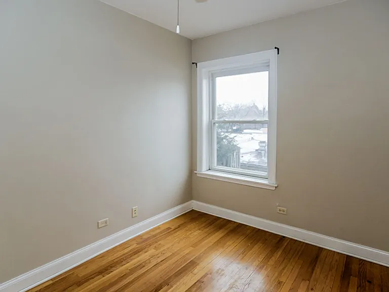 4808 N Paulina St — Photo 11