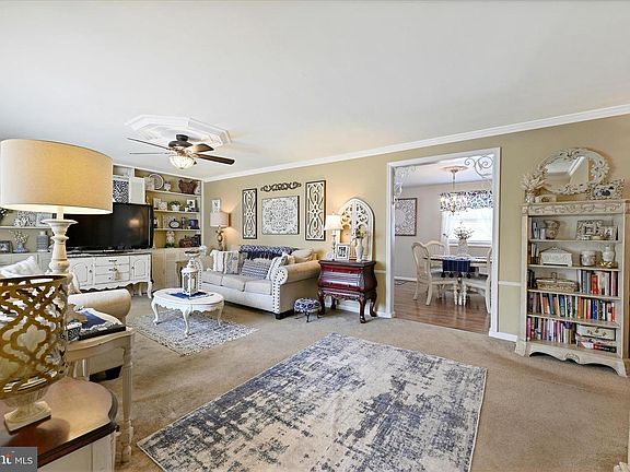 4th image of 4224 Darleigh Rd