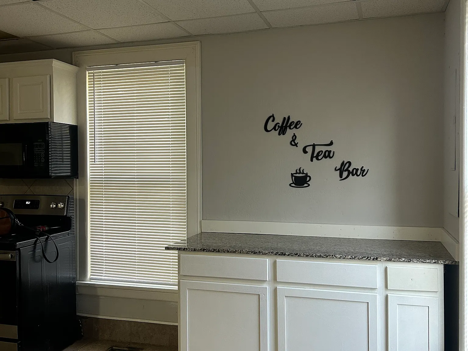 4 bed, 2304 sqft, $2,000 — Photo 2