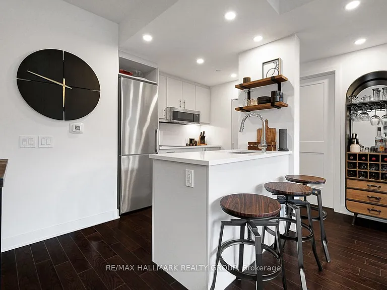340 Queen St #1302 — Photo 16
