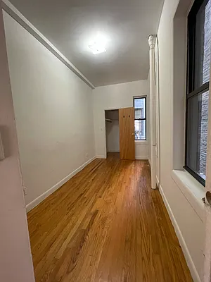 Rented by Peter R. Hungerford, LREB | media 25